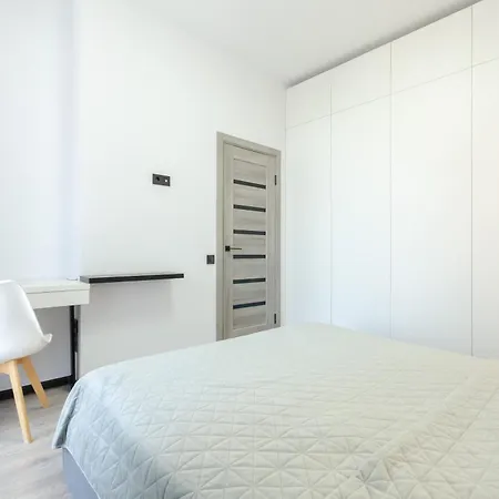 Petrovdom 05-104a In Rc Yaroslaviv Grad, Bulvarno-kudriavska 17b شقة كييف